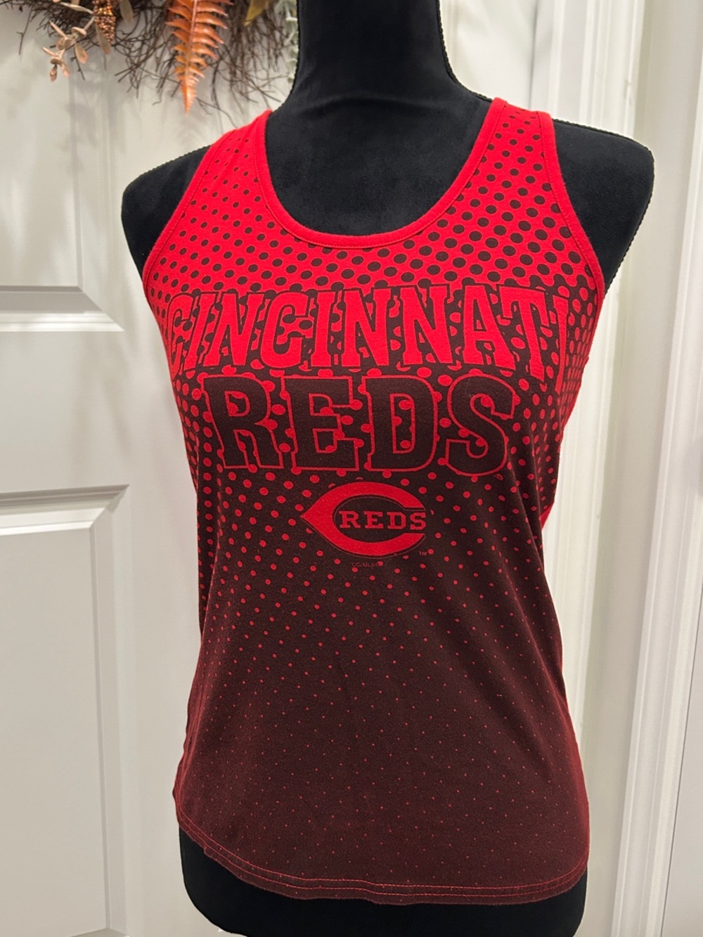 Cincinnati Reds Women's MLB Red and Black Racerback Tank Top Size Small EUC